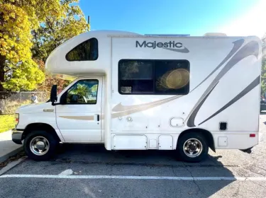 2009 Four Winds Majestic Class C rental in Provo, UT