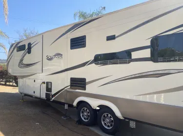2019 Grand Design Solitude Fifth-wheel rental in West Linn, OR