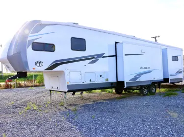 2025 Forest River Wildcat Fifth-wheel rental in Oklahoma City, OK