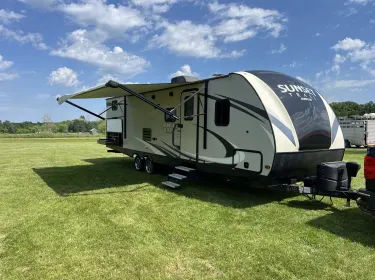 2018 Crossroads RV Sunset Trail Super Lite Travel trailer rental in Milaca, MN