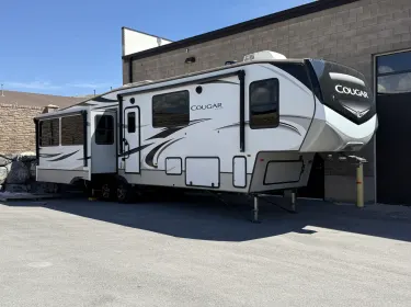 2022 Keystone RV Cougar Fifth-wheel rental in Eagle Mountain, UT