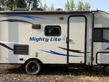 2016 Pacific Coachworks MightyLite 16BB Travel trailer rental in Spokane, WA