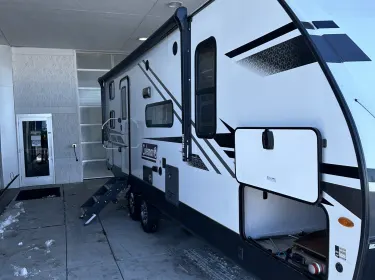 2023 Coleman Dutchman Light Travel trailer rental in Saint Cloud, MN