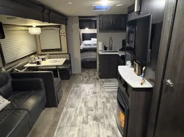 2018 Dutchmen Kodiak Ultimate Travel trailer rental in Culver, IN