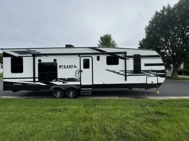 2021 Heartland Fuel 287 Toy hauler rental in Rosemount, MN
