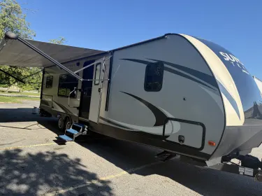 2018 Crossroads RV Sunset Trail Super Lite Travel trailer rental in Holland, OH