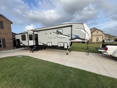 2023 Forest River Cherokee Arctic Wolf Fifth-wheel rental in Odessa, TX