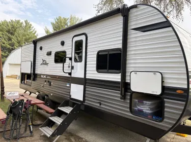 2024 Jayco Jay Flight SLX Travel trailer rental in Suamico, WI