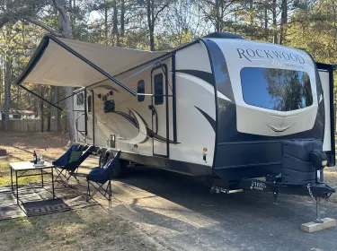 2019 Forest River Rockwood Ultra Lite Travel trailer rental in White, GA