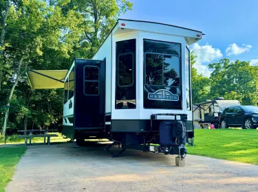 2023 Crossroads RV Hampton Travel trailer rental in Tulsa, OK