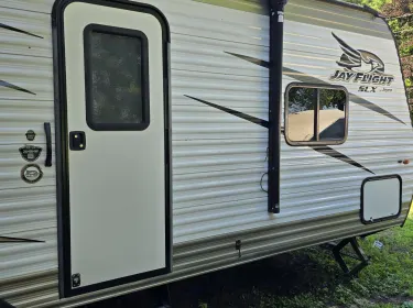 2017 Jayco Jay Flight SLX Travel trailer rental in Pardeeville, WI