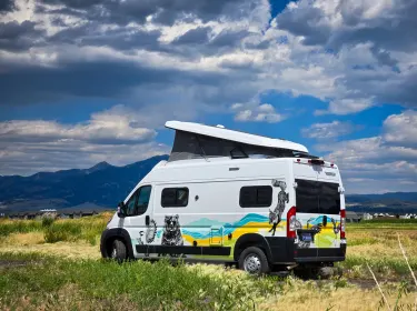 2022 Winnebago Solis Camper van rental in Belgrade, MT
