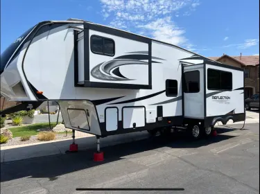 2020 Grand Design Reflection Fifth-wheel rental in Weatherford, TX