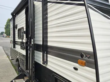 2022 Keystone RV Hideout Travel trailer rental in Smiths Falls, ON