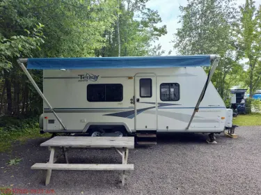 2004 Terry Dakota 722F Travel trailer rental in Saint-Gervais, QC
