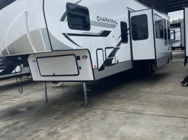 2023 Forest River Coachmen Chaparral Fifth-wheel rental in Joaquin, TX