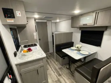 2023 Dutchmen Coleman Lantern Travel trailer rental in Chatham, ON