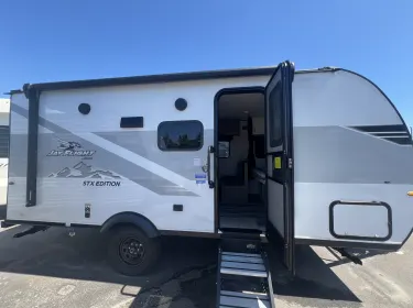 2025 Jayco Jay Flight SLX 175 BH Travel trailer rental in Crestview, FL