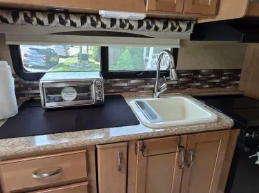 2015 A.C.E. A.C.E. Motorhome Class A rental in Hamilton, ON