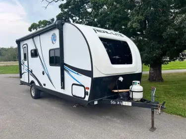 2019 Palomino Real Lite Travel trailer rental in Appleton, WI