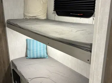 2025 Coachmen 25QBH Travel trailer rental in Montgomery, TX