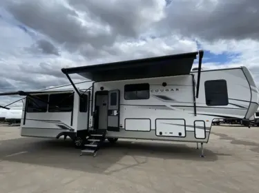 2025 Keystone Cougar Fifth-wheel rental in Quincy, WA