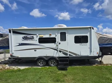 2014 Coachmen Freedom express ltz Travel trailer rental in MT WASHINGTON, KY