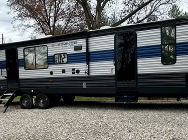2021 Forest River Cherokee Travel trailer rental in Evansville, IN