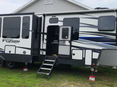 2019 Keystone Fuzion Toy hauler rental in Brainerd, MN