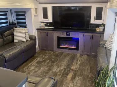 2021 Forest River Sabre Fifth-wheel rental in Camp Verde, AZ