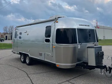 2017 Airstream Flying Cloud Travel trailer rental in Plymouth, MN
