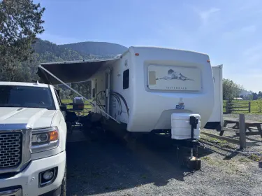 2004 Cedar Creek Silverback Travel trailer rental in Chilliwack, BC