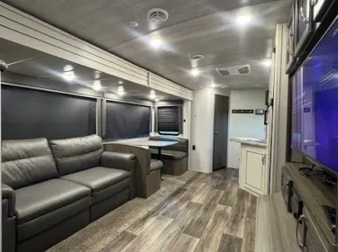 2021 Keystone RV Cougar Travel trailer rental in Plant City, FL