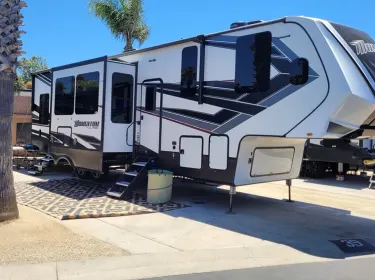 2021 Grand Design Momentum Toy Hauler Fifth-wheel rental in Fallbrook, CA