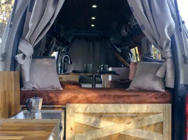 2007 Toyota HIACE Camper van rental in Varsity Lakes, QLD
