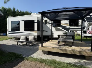 2008 Glendale Titanium Fifth-wheel rental in Victoria harbour, ON