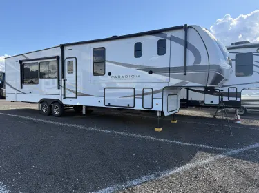 2023 Alliance RV Paradigm Fifth-wheel rental in Medford, OR