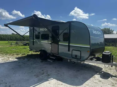 2025 Keystone RV Reign 18RB Travel trailer rental in FORT WAYNE, IN