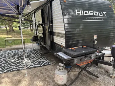 2025 Keystone Hideout Sport 175 BH Travel trailer rental in Evansville, IN