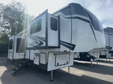 2024 Forest River 4X4FSAS26RJ046944 Fifth-wheel rental in Midland, TX