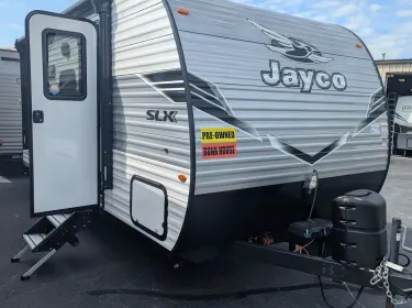 2025 Jayco Jay Flight SLX Travel trailer rental in Bristol, TN