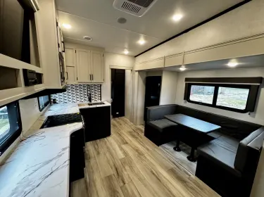 2025 Keystone Arcadia Select Fifth-wheel rental in Tavares, FL