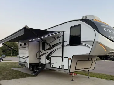 2021 Keystone RV Cougar Fifth-wheel rental in Cincinnati, OH