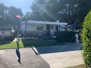 2020 Starcraft Autumn Ridge Travel trailer rental in Prather, CA