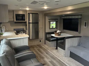 2022 Forest River Coachmen Catalina Legacy Travel trailer rental in Winneconne, WI