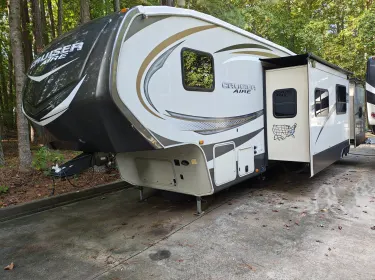 2017 Crossroads RV Cruiser Aire Fifth-wheel rental in Durham, NC