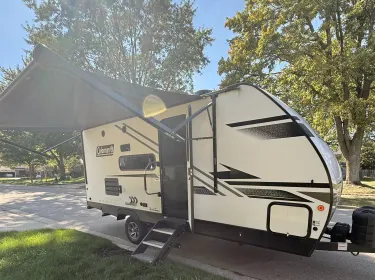 2023 Dutchmen Coleman Light Travel trailer rental in Grand Rapids, MI