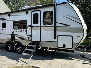 2025 Keystone Cougar Half Ton (22MLS) Travel trailer rental in Maryville, TN