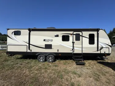 2017 Cruiser RV MPG Ultra Lite Travel trailer rental in Arlington, WA
