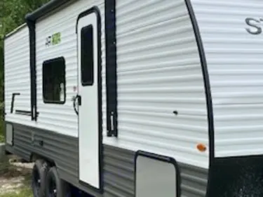 2025 Starcraft Other Travel trailer rental in Bristol, FL